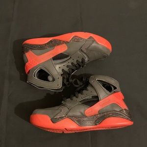 Air Flight Huarache PRM Q’s “Love/Hate Pack” ❤️😡